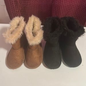 These are shoe boots for the toddlers in the winter